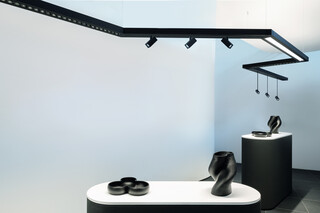 Katà Métron  by  Artemide