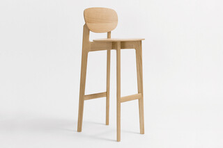 ZENSO BAR – Wooden seat and wooden back  by  Zeitraum