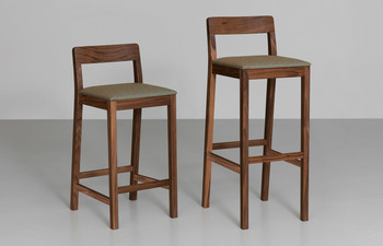 SIT BAR – Close upholstery