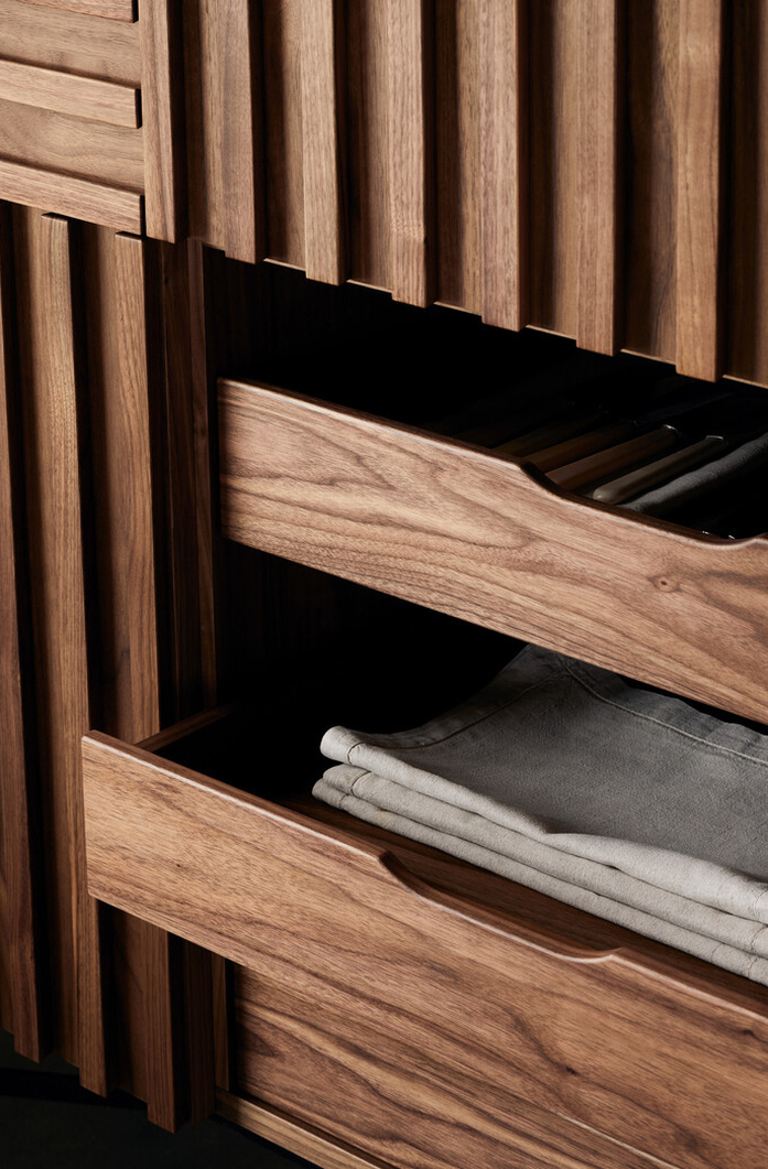 B more HARRI Cabinet 03