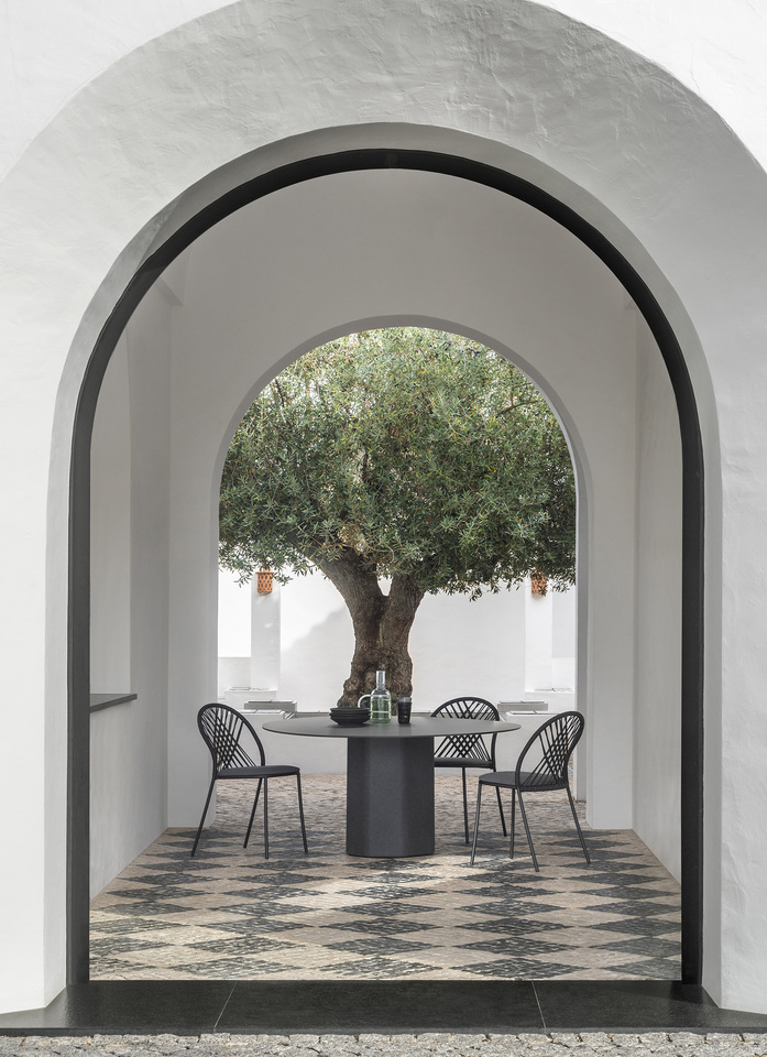 C702 R 140 talo dining table altherr desile park expormim furniture outdoor 03