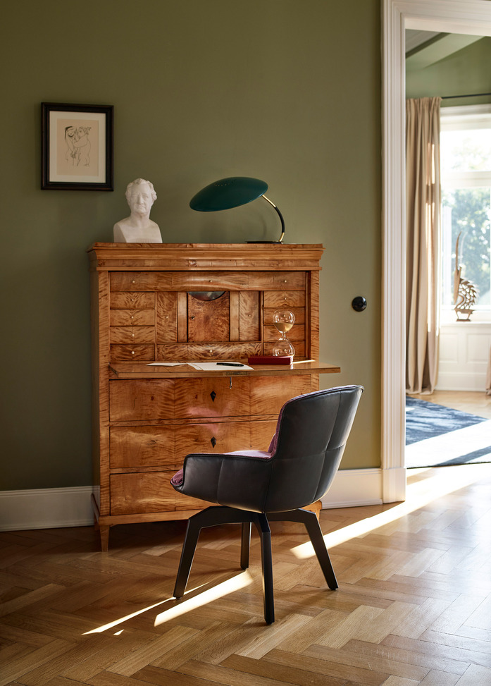 2020 FF Greenleaf HH Marla Chair Holzgestell 01