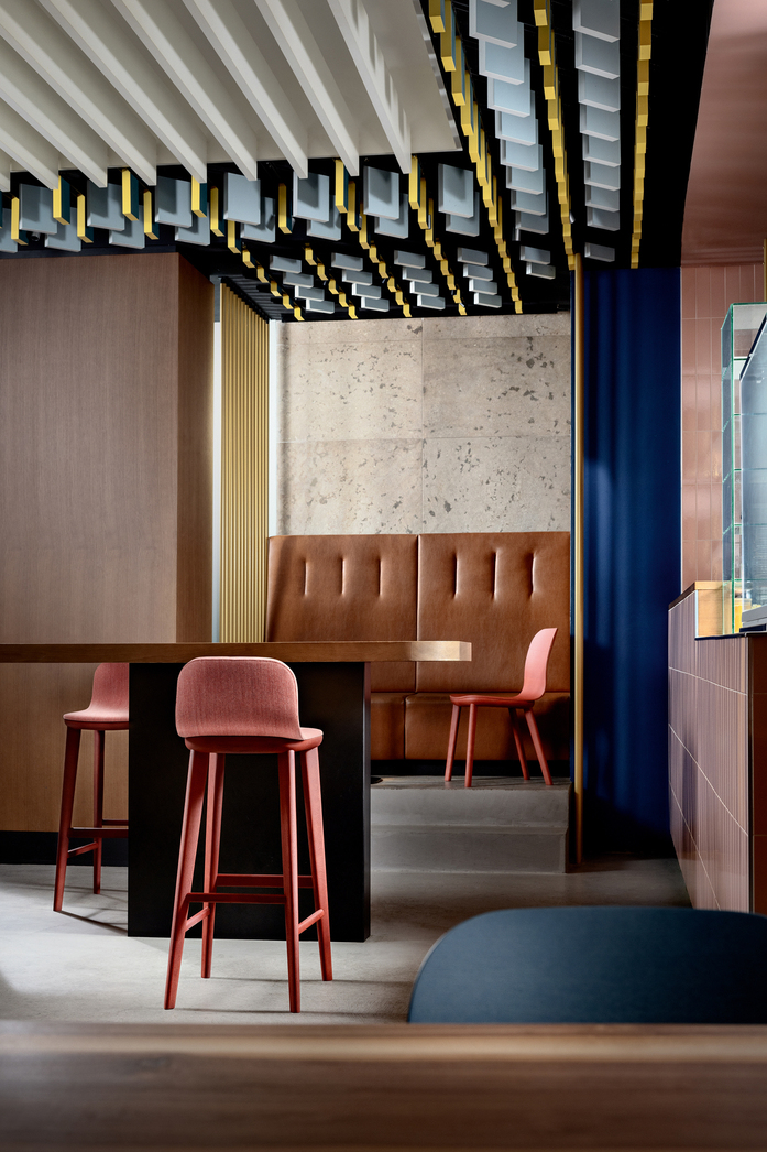 AEON BAR Upholstered seat 05
