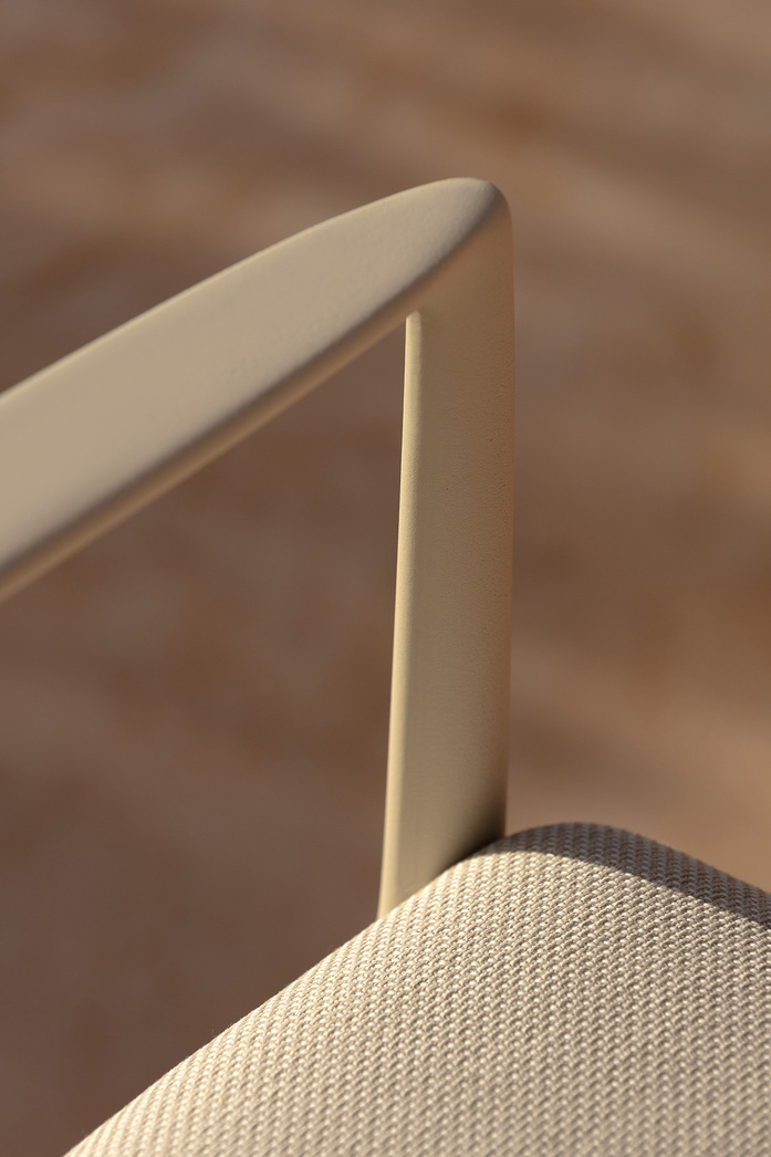 C065 Obi dining armchair 03