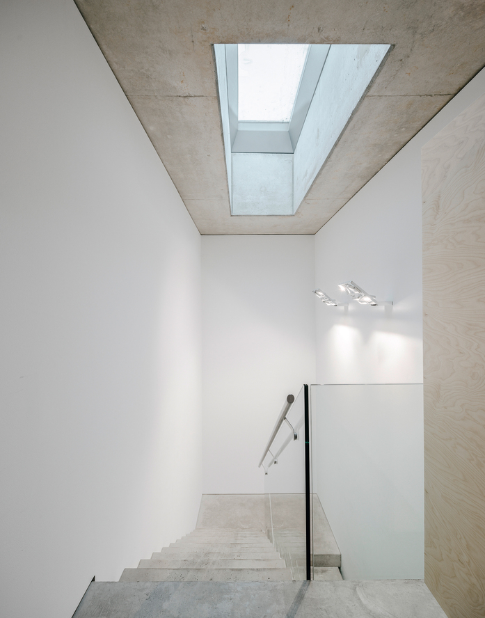 PS Tobias Grau STUDIO QUATTRO Wall Alu Pol Web 300dpi 01