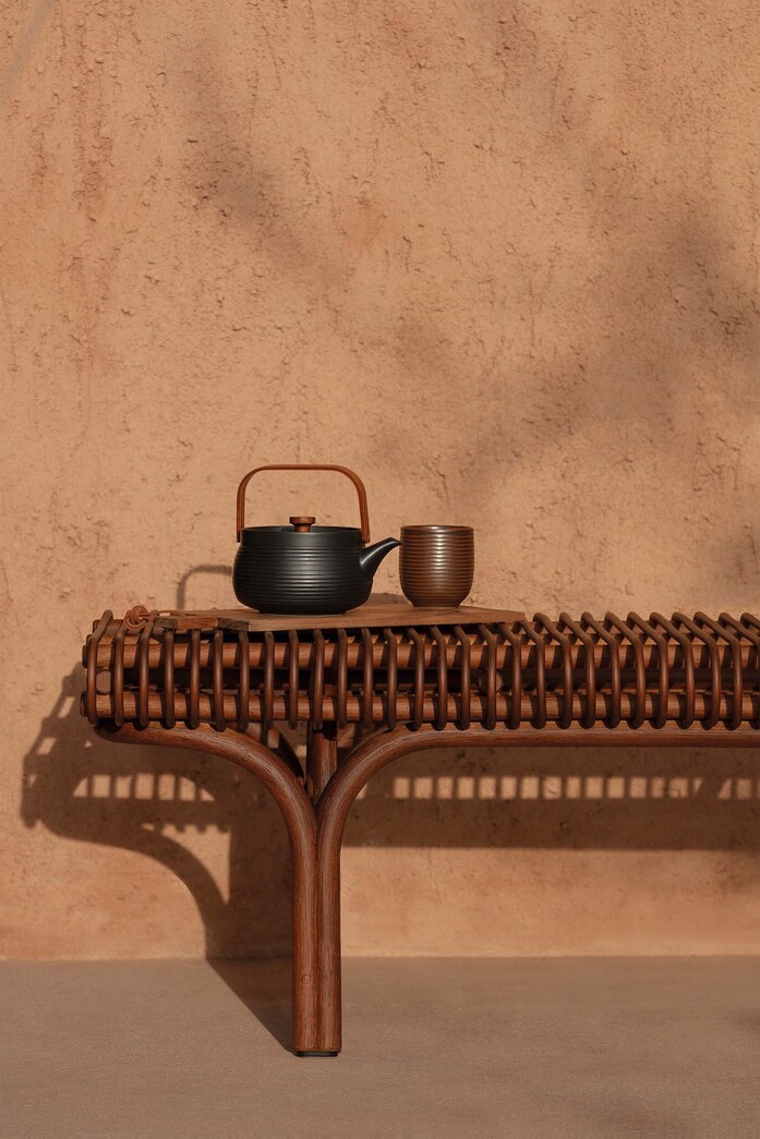 T202 R bench 02