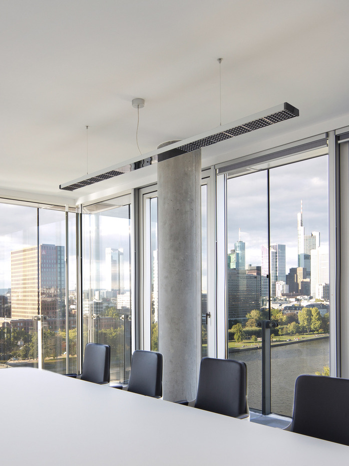 Tobias Grau XT A Ceiling 240 Satin Black Web 300dpi 01