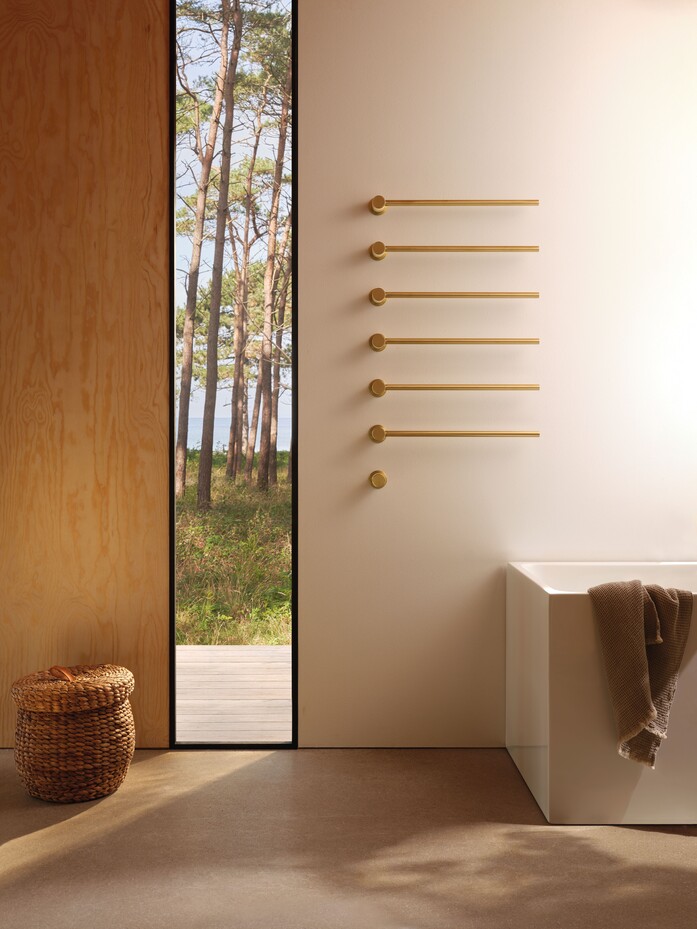 VOLA T39 brushed gold ad C70