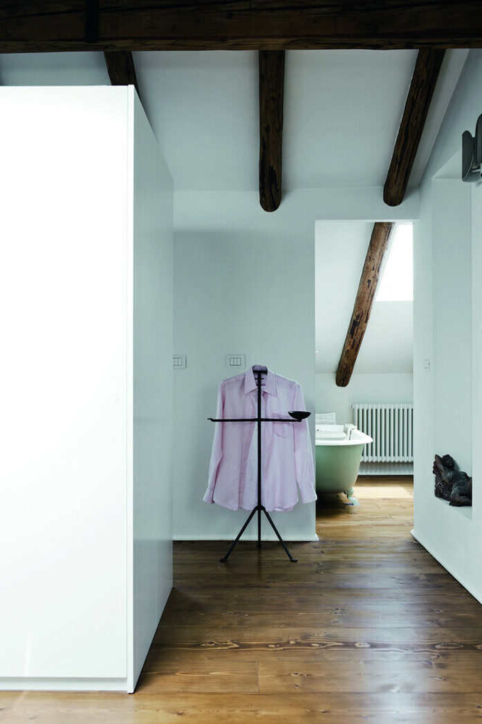 Officina valet stand