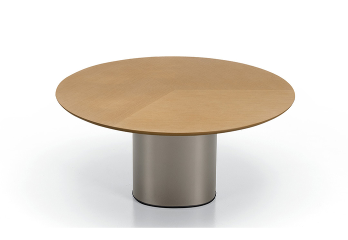 01 Holo Pillar Champagne European Oak