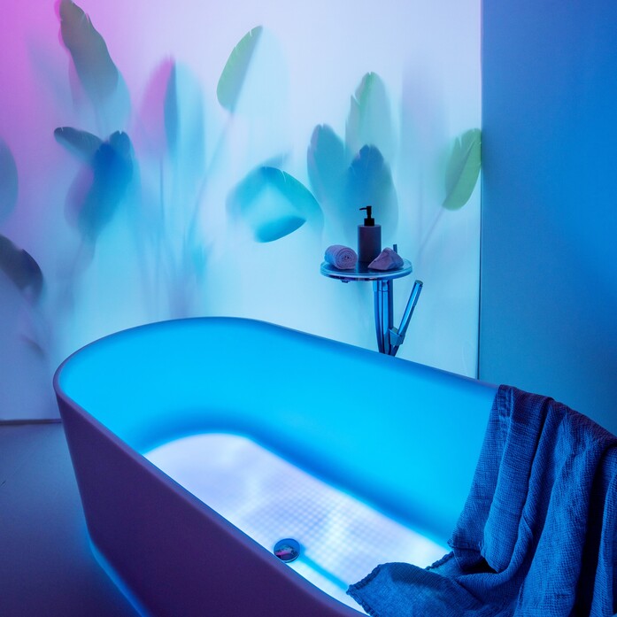 02 VAL transluzente Badewanne