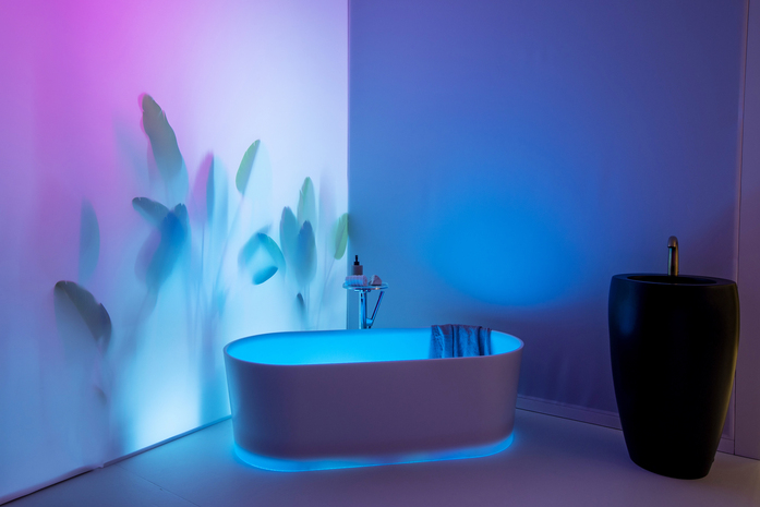 03 VAL transluzente Badewanne