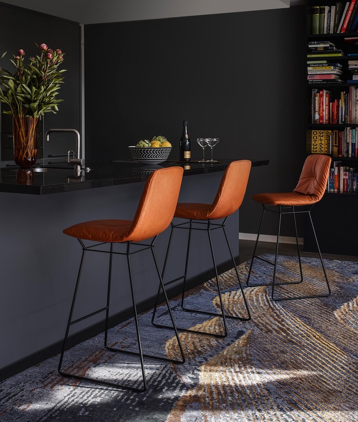 2020 Freifrau Kengelbach Hamburg Leya Barstool 01