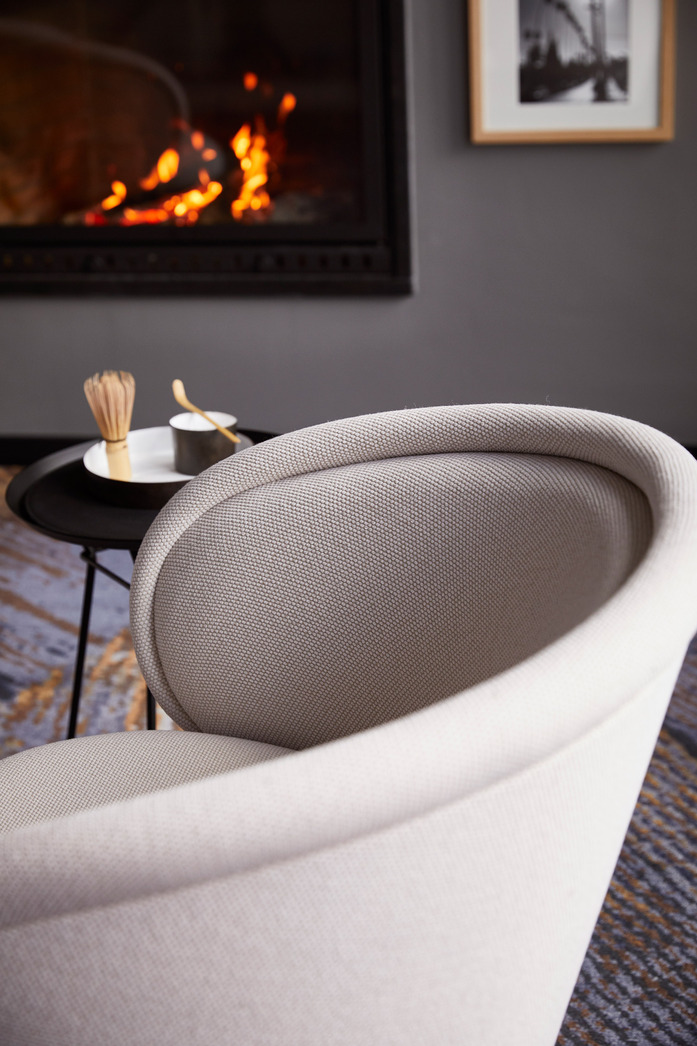 2020 Freifrau Kengelbach Hamburg Ona Cocktail Armchair Detail 06