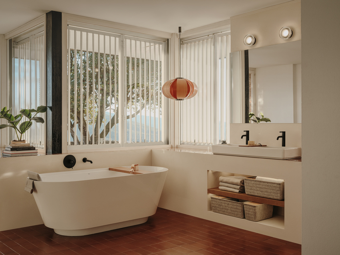 3 Roca Tura bathtub