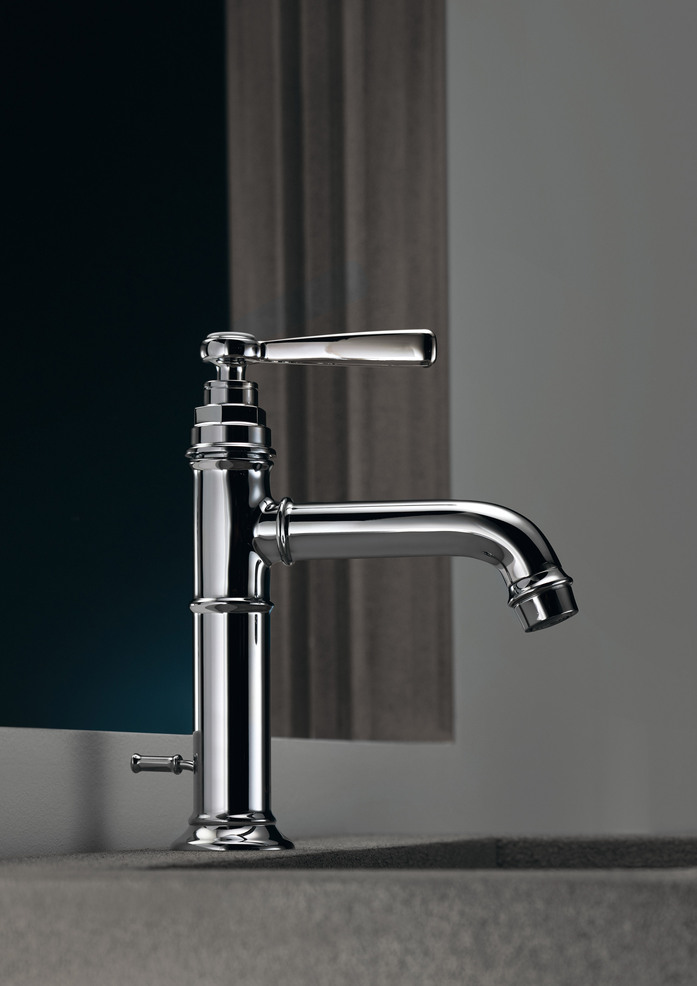AXOR Montreux Einhebel Waschtischmischer 100 mit Hebelgriff und Zugstangen Ablaufgarnitur Polished Black Chrome 03