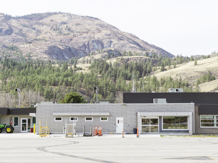 Airport Penticton 02
