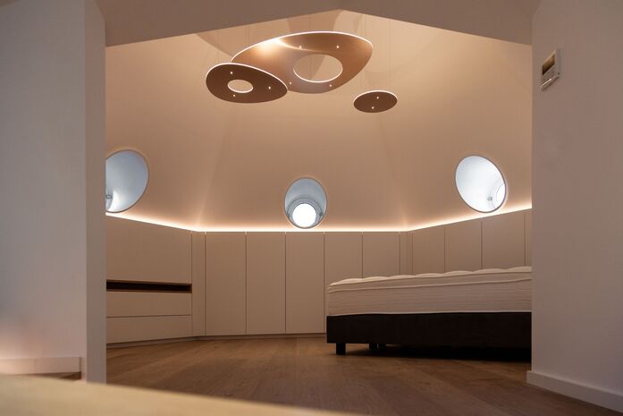 Ambright Spark Shape Penthouse 4