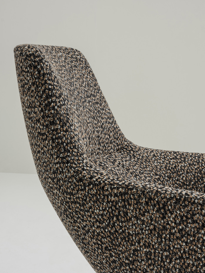 Arper Aston Club armchair ph Salva Lopez DSF0109