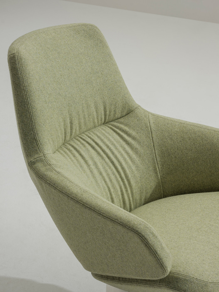 Arper Aston Club armchair ph Salva Lopez DSF0121