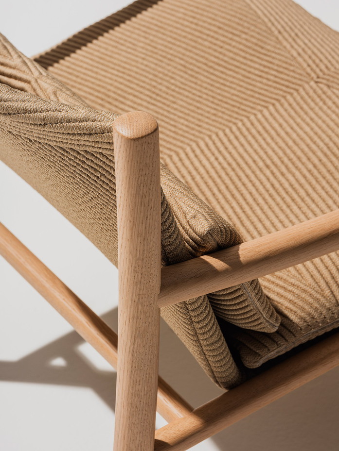 Arper Kata armchair ph Salva Lopez DSF0835