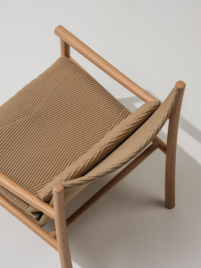 Arper Kata armchair ph Salva Lopez DSF0851