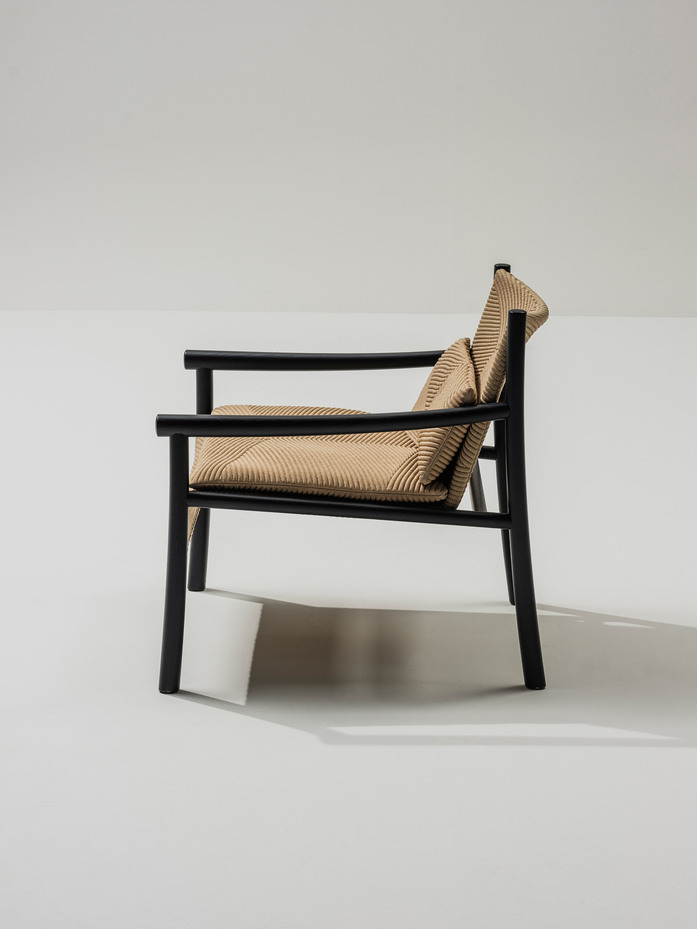 Arper Kata armchair ph Salva Lopez DSF0870