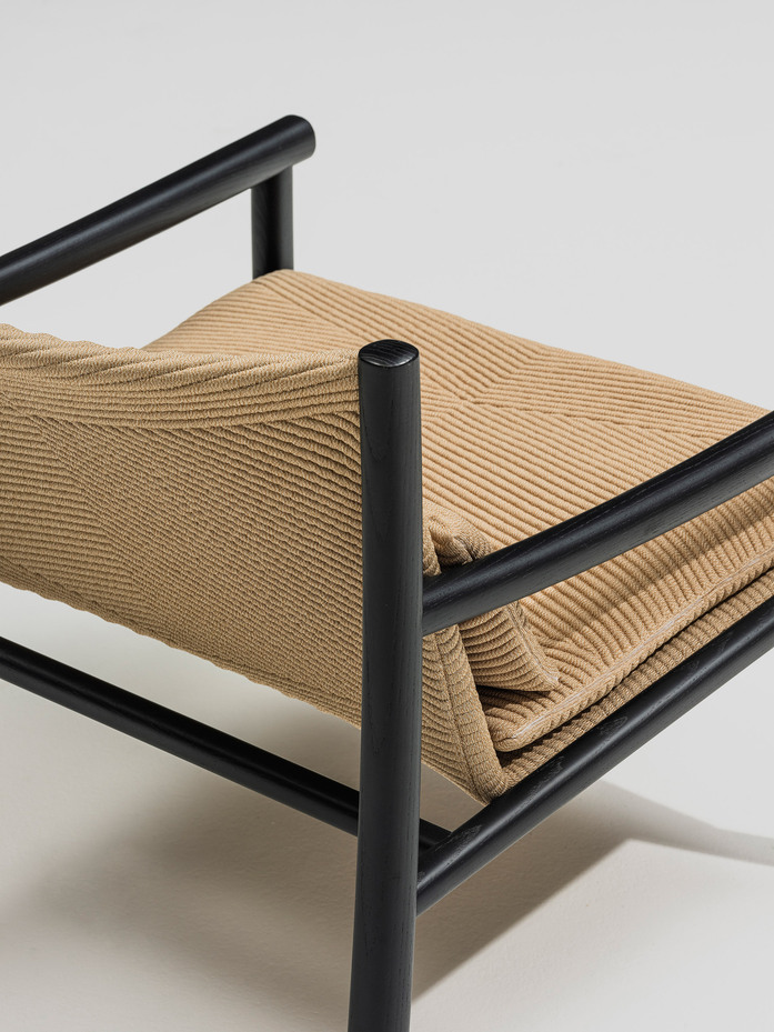 Arper Kata armchair ph Salva Lopez DSF0871