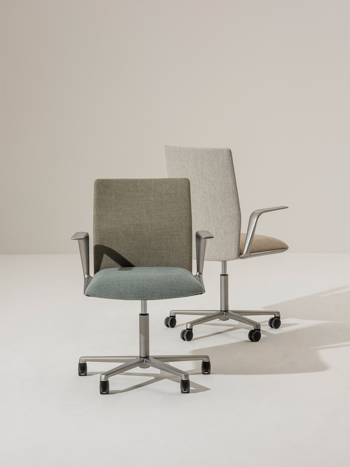 Arper Kinesit Met task chair ph Salva Lopez DSF0182