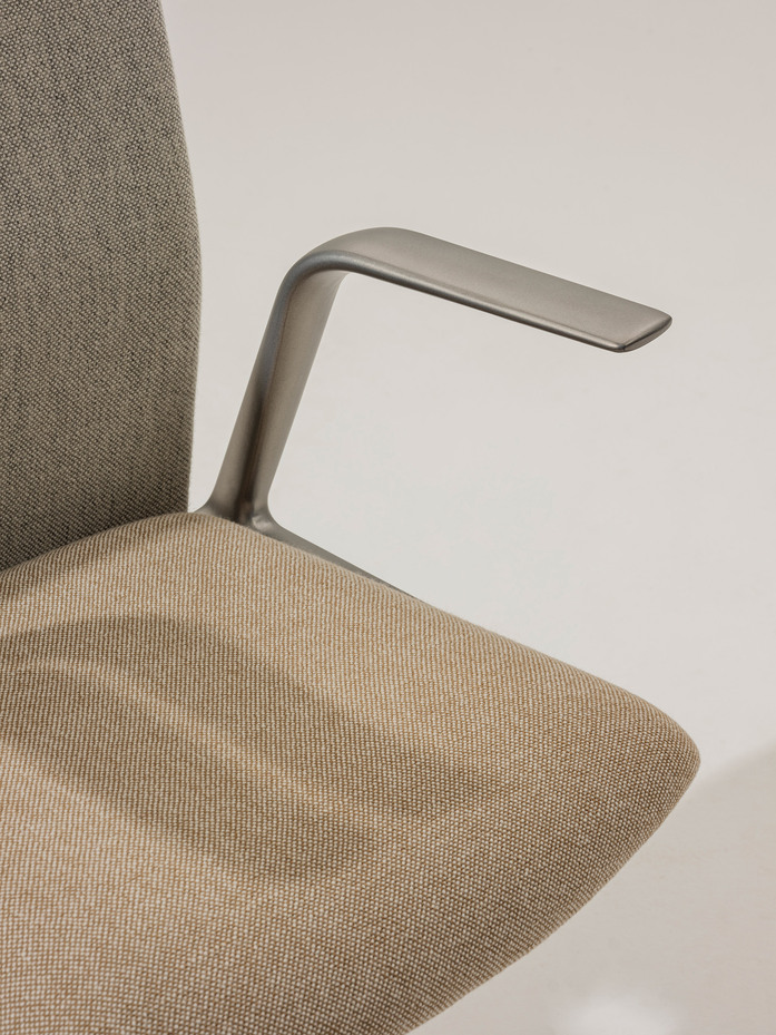 Arper Kinesit Met task chair ph Salva Lopez DSF0193