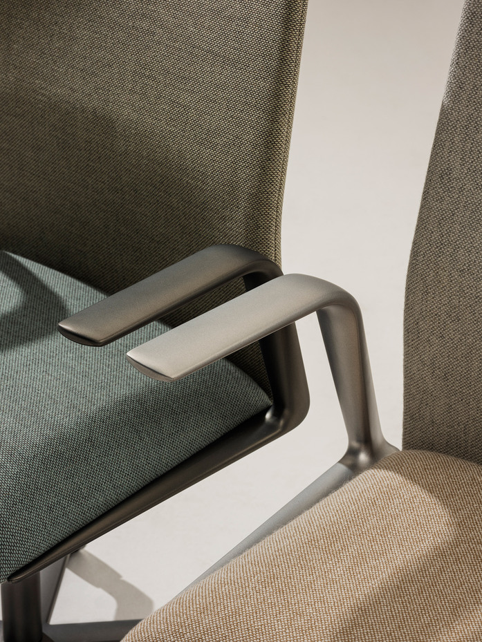Arper Kinesit Met task chair ph Salva Lopez DSF0194