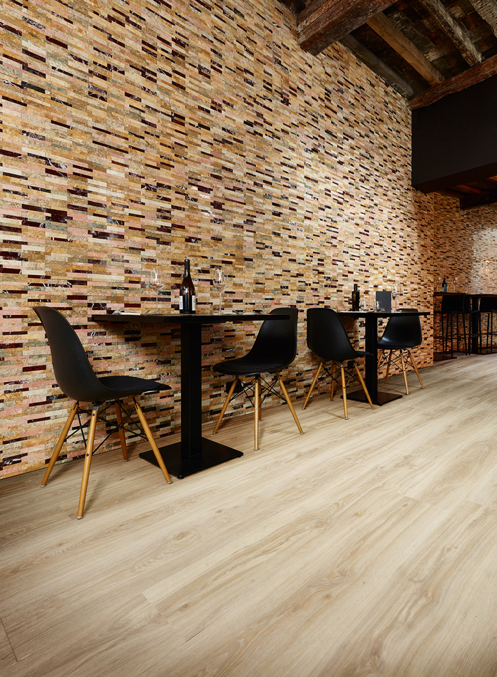 BLACKJACK OAK 22215 Room