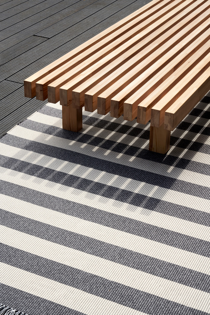 Big Stripe 15420205 melange grey light sand with fringes woodnotes
