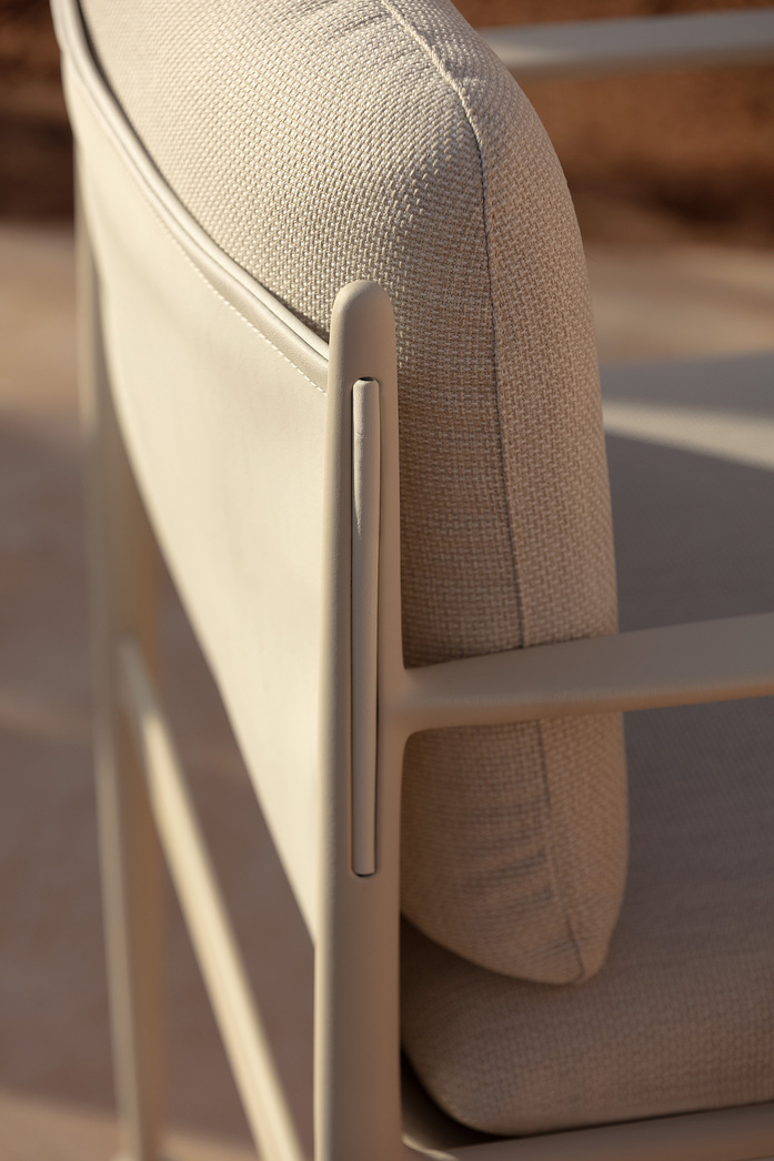 C065 Obi dining armchair 04