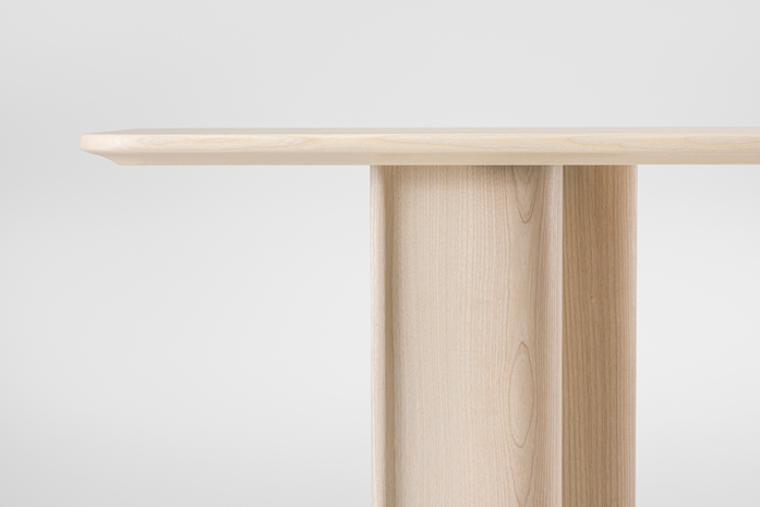 CURTAIN CONSOLE 02
