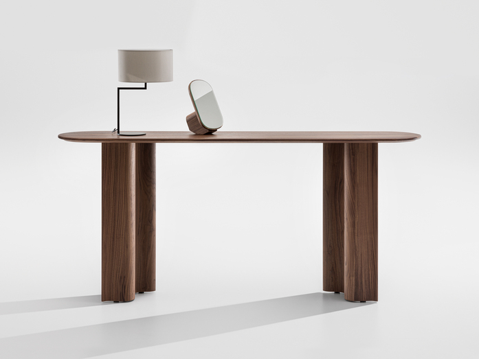 CURTAIN CONSOLE 04