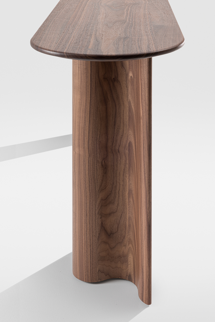 CURTAIN CONSOLE 05