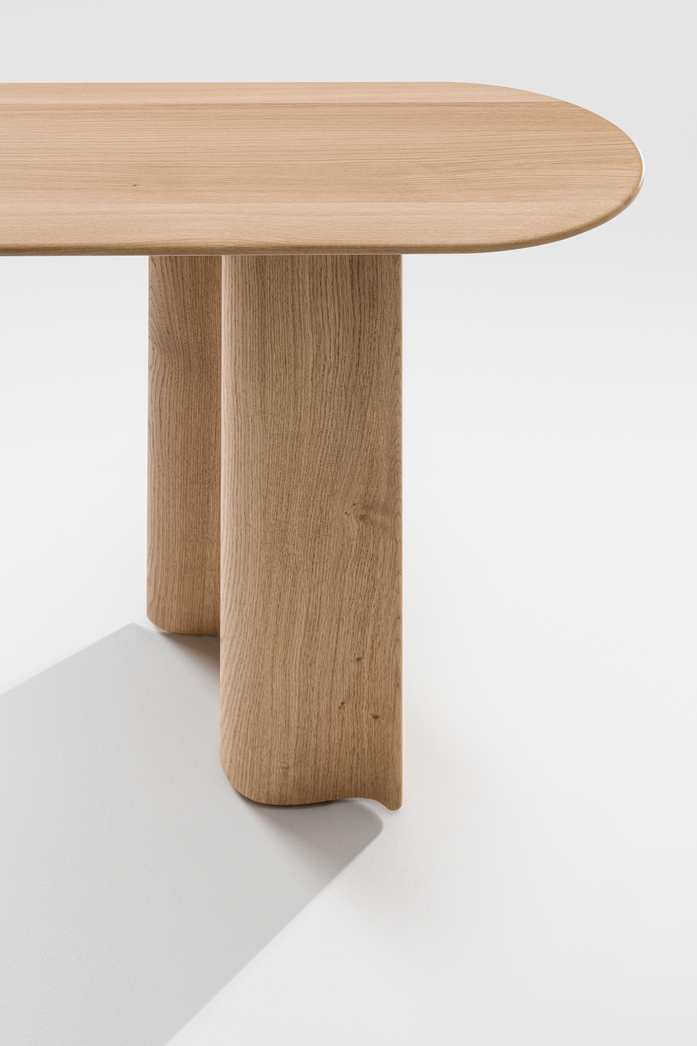 CURTAIN CONSOLE 08