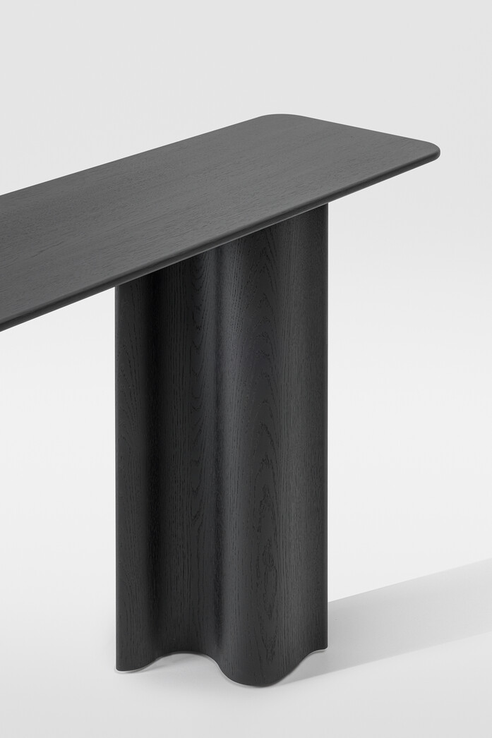 CURTAIN CONSOLE 13