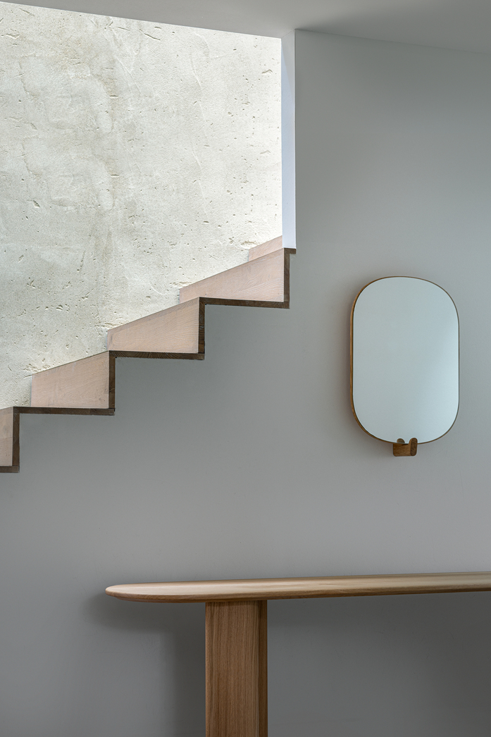 CURTAIN CONSOLE 14
