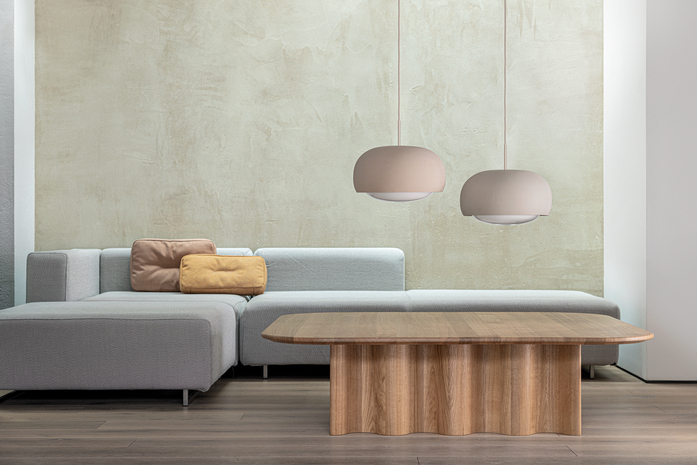 CURTAIN COUCH 17