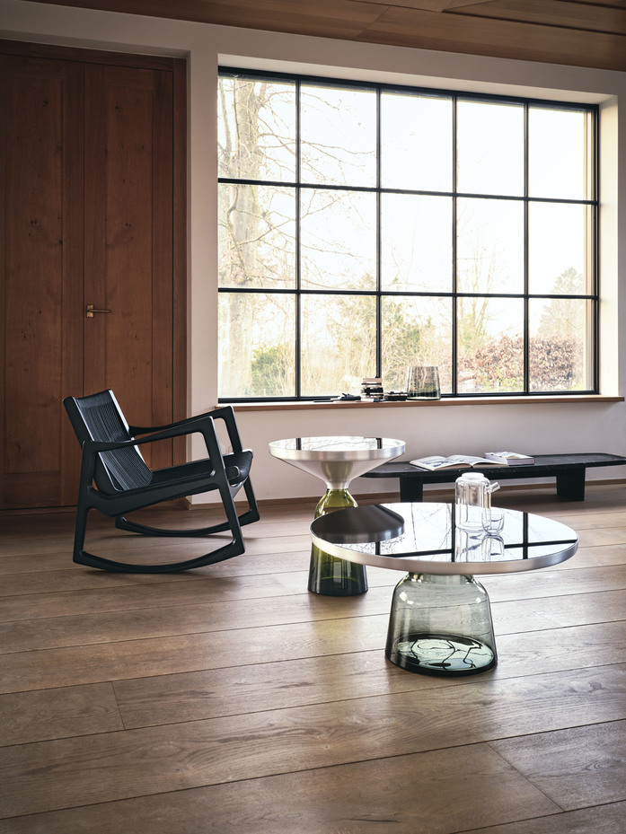 Classi Con bell table aluminium photo andreas hoernisch 01