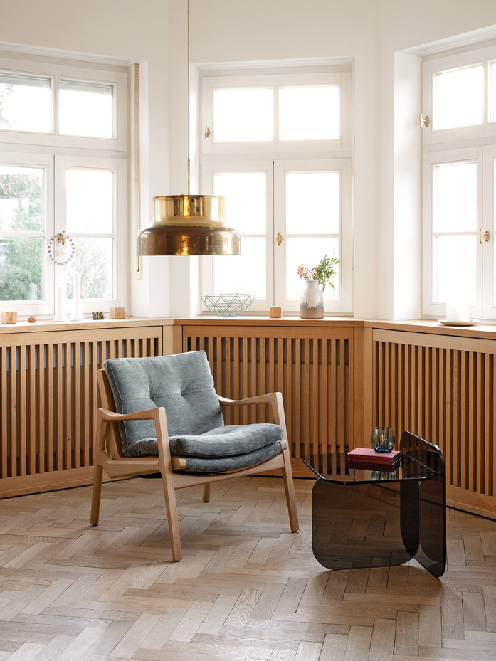 Classi Con euvira lounge chair sol side table photo kellermann