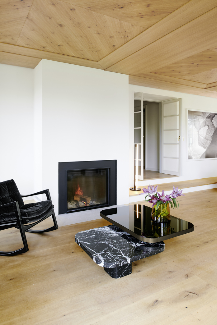 Classi Con euvira rocking chair bow coffee table no3 marble bow coffee table no6 tube light floor lamp vase photo kain