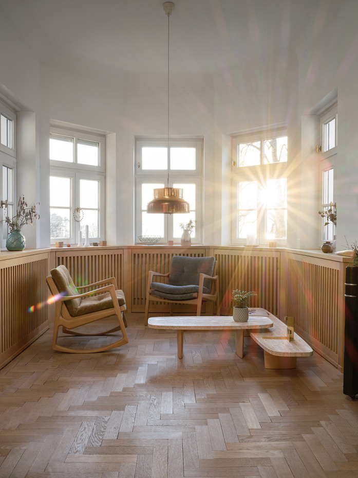 Classi Con euvira rocking chair euvira lounge chair materia tables photo kellermann