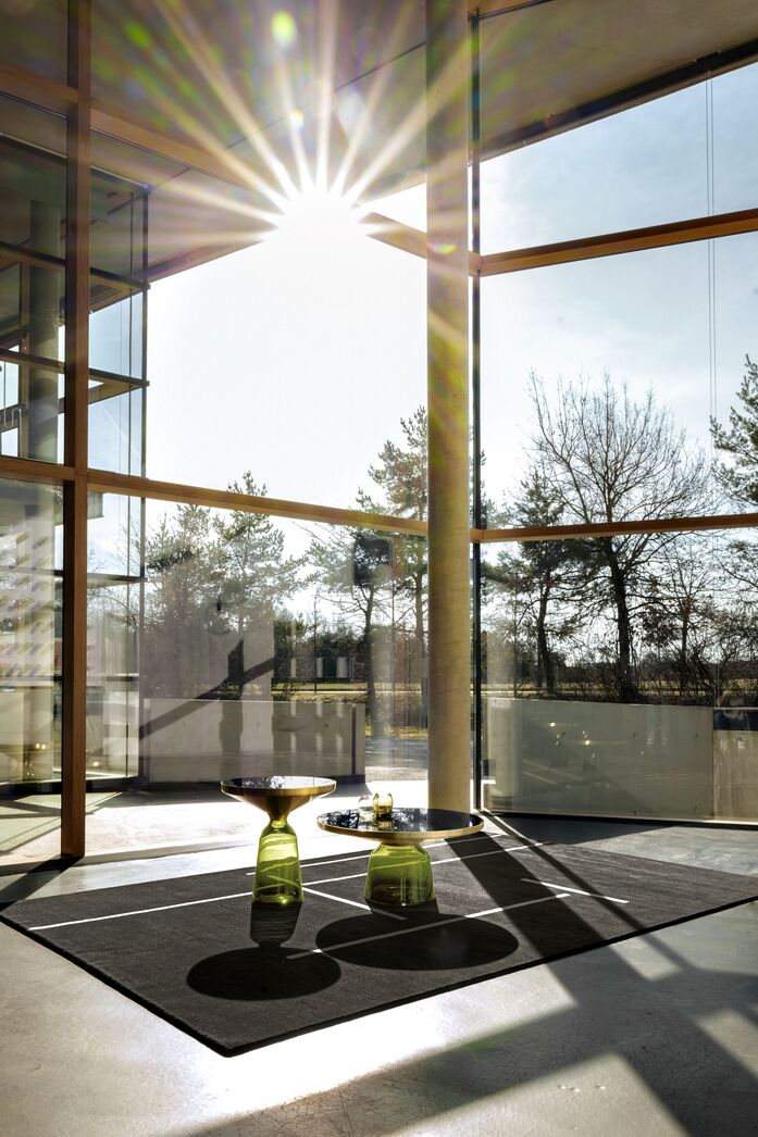 Classi Con monolith rug bell table olive green