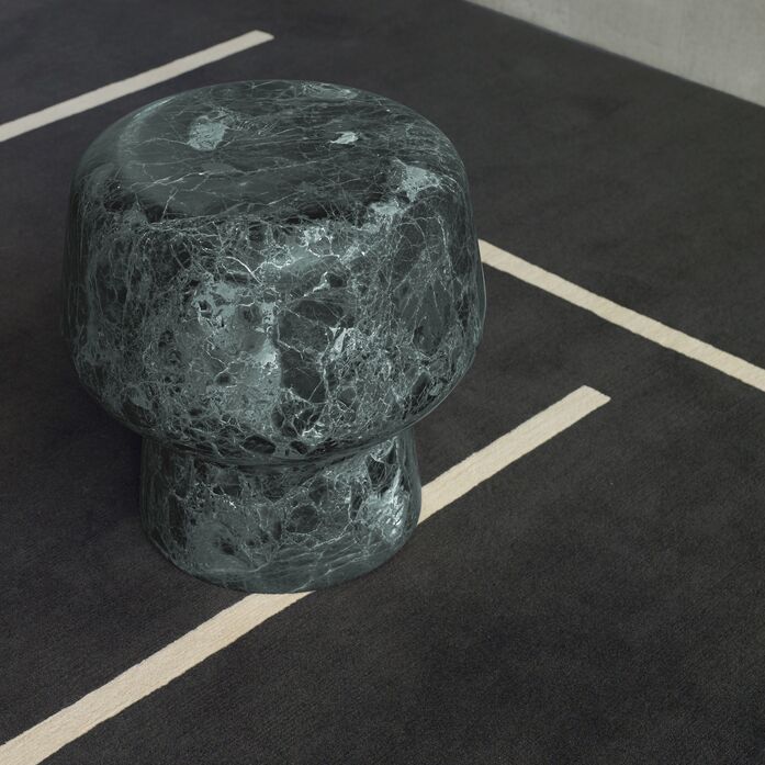 Classi Con monolith rug corker no1 marble verde guatemala photo holzer