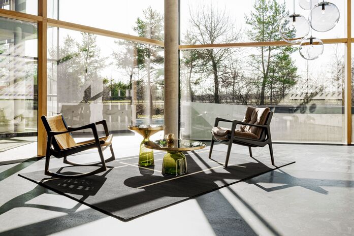 Classi Con monolith rug euvira rocking lounge chair bell side coffee table olive green photo breidt