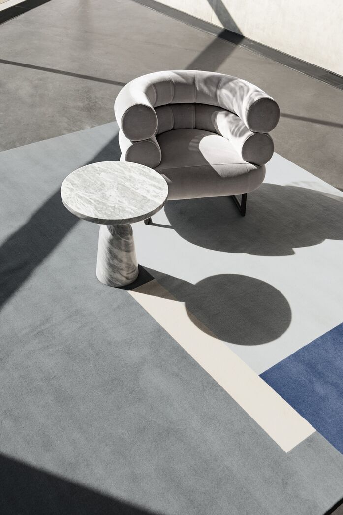 Classi Con roquebrune rug bell side table marble bibendum armchair photo breidt