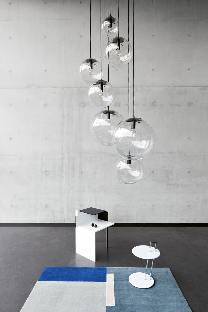 Classi Con roquebrune rug de stijl table selene pendant lamp occasional table photo hassos